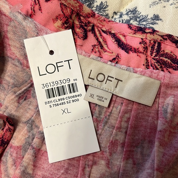 Loft Vine Shirred Tie Neck Mixed Media Shell in Floral, Shades of Pink, Size XL - Picture 15 of 17